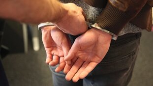 Voortvluchtige oplichter na 9 jaar alsnog aangehouden