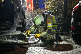 Auto gaat in vlammen op in Maartensdijk