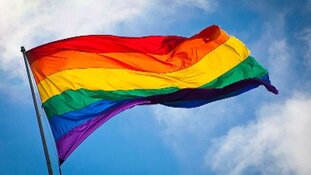 Ook politie Midden-Nederland in regenboogkleuren op Coming Out Day