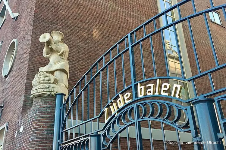 Bakkersbeeldje teruggekeerd op Zeedijk te Zijdebalen