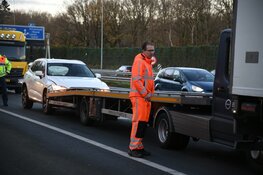 Kettingbotsing op A1 bij Eemnes, drie voertuigen op elkaar geknald