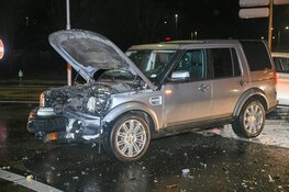 Twee auto&#39;s total-loss na botsing Eemnes
