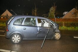 Twee auto&#39;s total-loss na botsing Eemnes