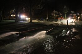 Gesprongen waterleiding zorgt voor sinkhole Eemnes