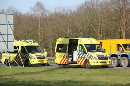 Auto op z&#39;n kant bij ongeval Eemnes