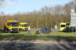 Auto op z&#39;n kant bij ongeval Eemnes