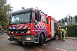 Achteras van trailer breekt af in Eemnes: grote ravage