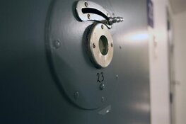 Docent cel in voor plegen ontucht