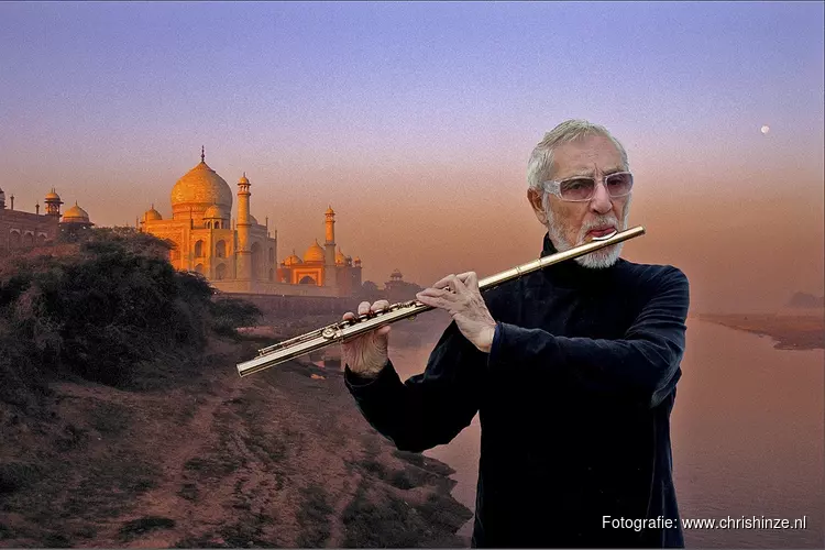 Chris Hinze met "Incredible India" in Schiller Theater