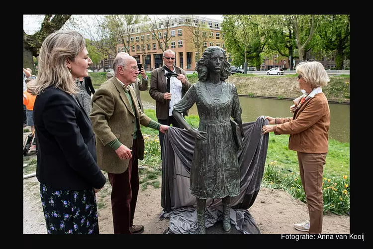 Monument van verzetsvrouw Truus van Lier