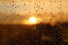 Warmte wordt geleidelijk verdreven door buien