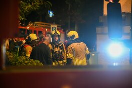 Brand in dak van woning in Soest