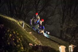 Brand in rieten dak van woning Eemnes