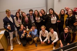 Utrechts Stedelijk Gymnasium wint NK Debatteren