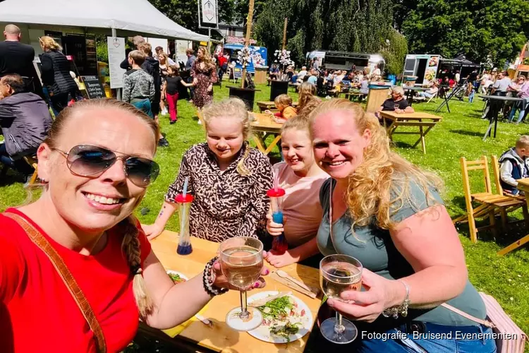 Het Foodtruckfestival HOPPAAA! komt weer naar de Pekingtuin in Baarn!