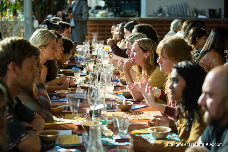 Keti Koti Tafel in TivoliVredenburg te Utrecht