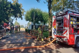 Brand in rietendak in Maartensdijk