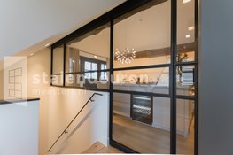 Stalen deuren: de mogelijkheden verrassend en het woongenot verbluffend