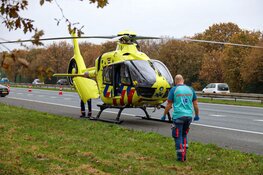 Motorcrosser valt, traumaheli op snelweg A27