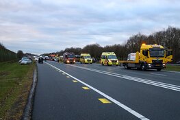 Ongeval met meerdere auto's bij Eemnes, A27 afgesloten