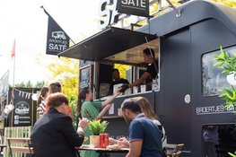 Foodtruckfestival HOPPAAA! tijdens het Pinksterweekend in het Dudokpark in Hilversum!