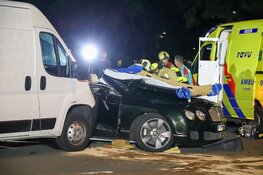 Peperdure Bentley betrokken bij ongeval in Bilthoven, twee gewonden