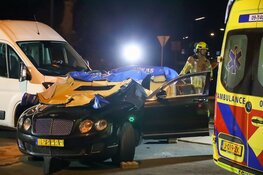 Peperdure Bentley betrokken bij ongeval in Bilthoven, twee gewonden