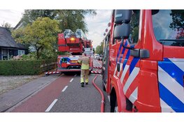 Schuurbrand straalt uit naar gevel van de buren in Breukeleveen
