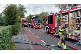 Schuurbrand straalt uit naar gevel van de buren in Breukeleveen