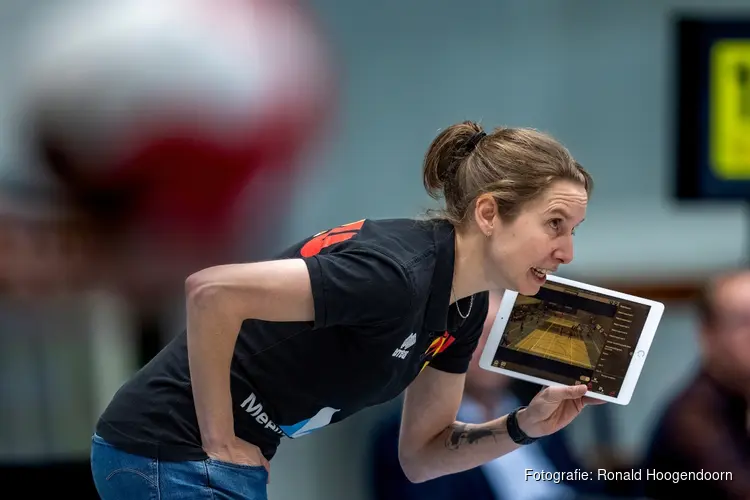 Anne Meijnderts blijft aan als coach van Meerdervoort VV Utrecht Dames 1