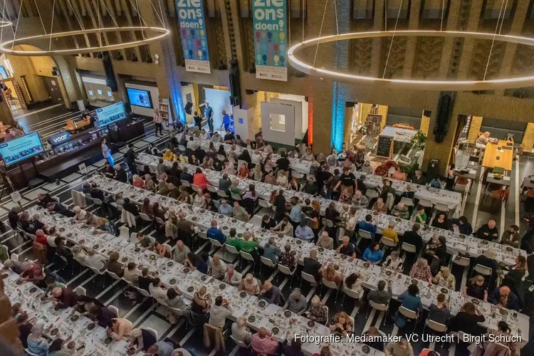 Feestelijk diner voor ruim 240 Utrechtse vrijwilligers