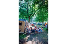 Kamperen met je buren: een verbindend campingavontuur op De Buurtcamping