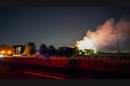 Grote brand bij boerderij in Bunschoten-Spakenburg