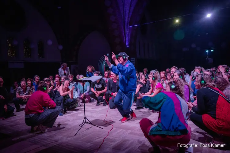 Let the poetry party begin, want Silent Poetry Techno Aerobics komt terug naar Stadsklooster Utrecht!