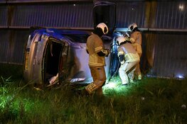 Auto slaat over de kop op A2 bij Zijderveld