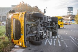 Vrachtwagen gekanteld in Utrecht