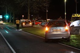 Drie auto's botsten op elkaar bij kettingbotsing in Woerden