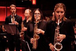 Jong muzikaal toptalent vult TivoliVredenburg met levendige fanfareversies van bekende klassieke meesterwerken