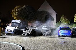 Meerdere voertuigen uitgebrand in Nieuwegein