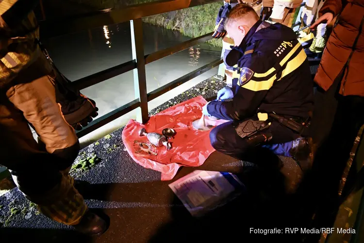 Uit kerk gestolen voorwerpen terug gevonden in sloot in Houten