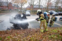 Voertuigbrand aan Zuidersingel in Eemnes snel opgeschaald