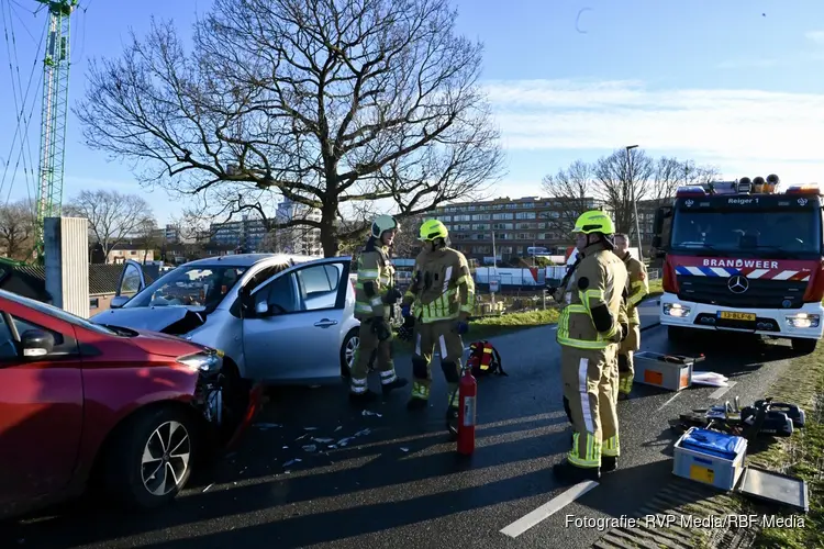 Zware schade na frontale botsing in Vianen