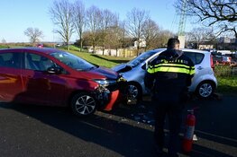 Zware schade na frontale botsing in Vianen
