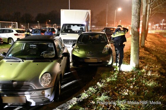 Auto rijdt in op omstanders bij ongeval