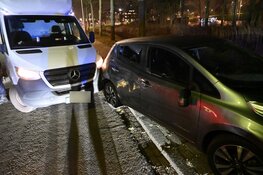 Auto rijdt in op omstanders bij ongeval
