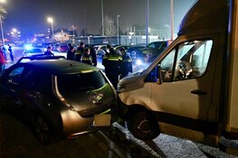 Auto rijdt in op omstanders bij ongeval
