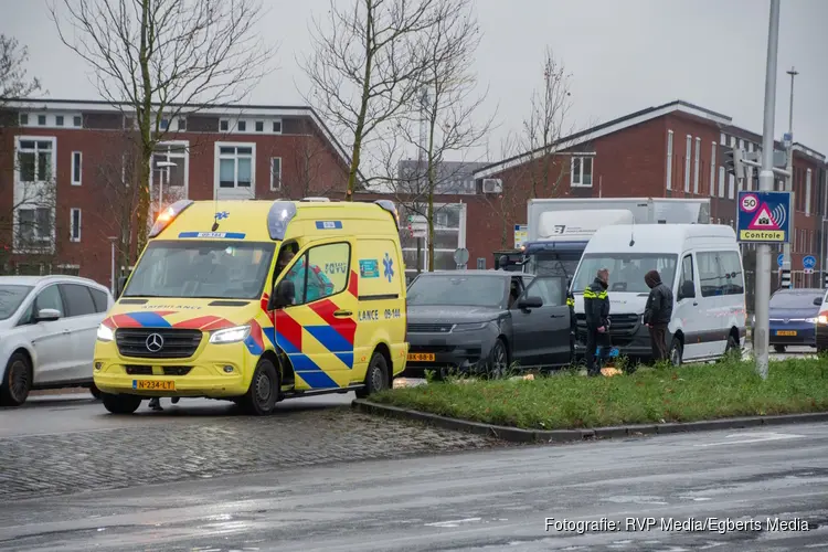 Botsing tussen taxibusje en personenauto op Stadsbaan Leidsche Rijn