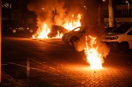 Auto volledig uitgebrand na brand op Peetersdreef in Overvecht