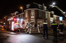 Brand op dak woning in Oudwijk, schade blijft beperkt
