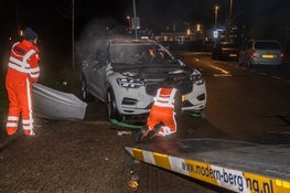 Meerdere voertuigen in brand op Kanaleneiland
